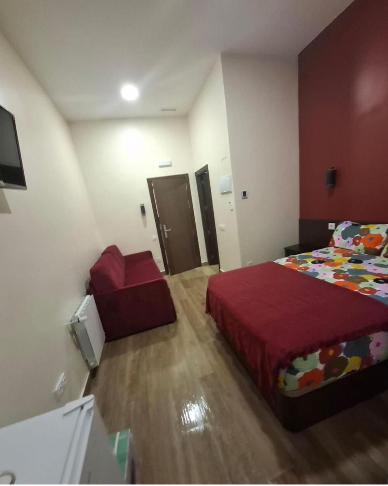 Hostal “ Infantas” Madrid Exterior photo